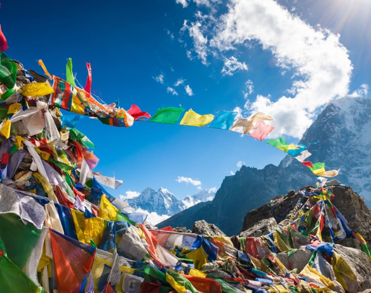Gebetsfahnen im Himalaya-Gebirge.