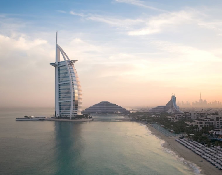 Panoramablick auf das Burj Al Arab in Dubai