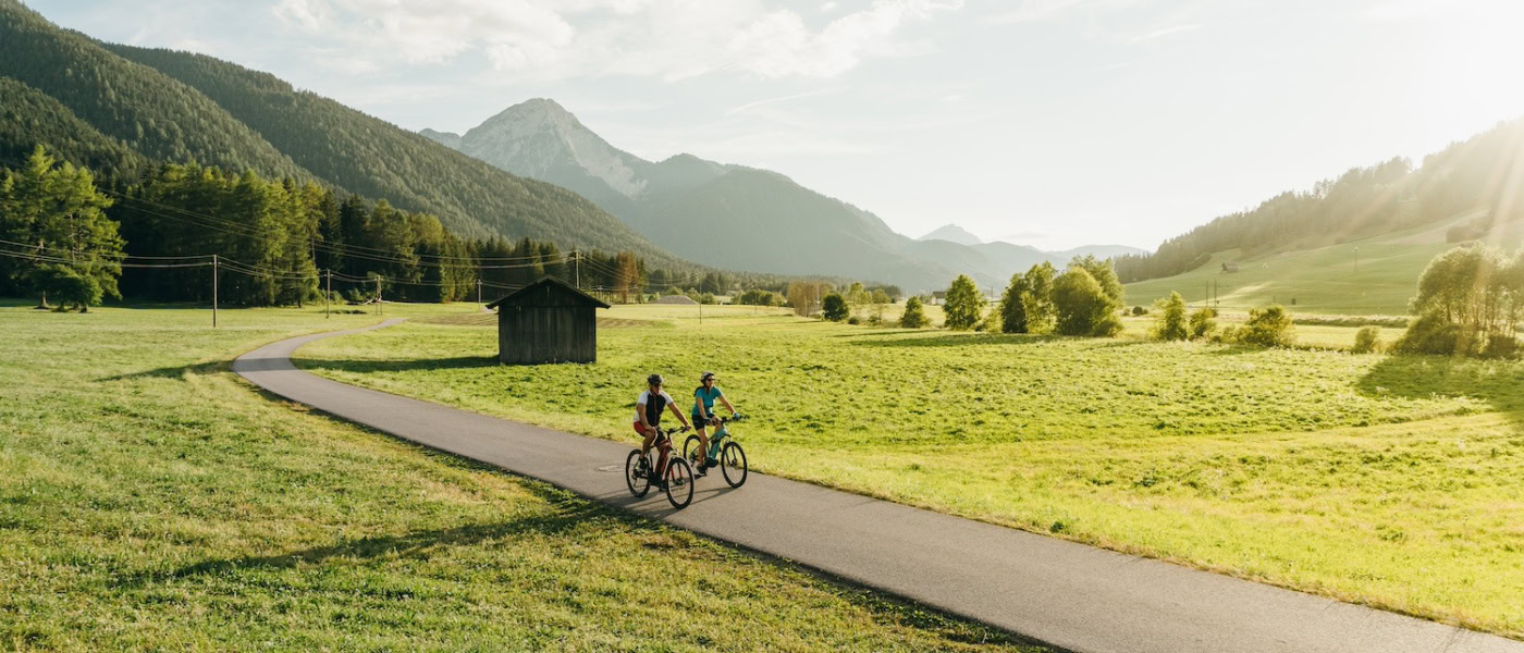der Drauradweg von oben in Kärnten, Österreich