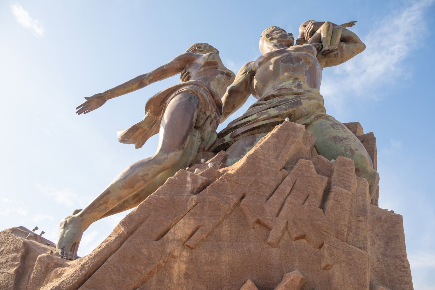 Statue von Pierre Goudiaby Atepa in Dakar in Senegal