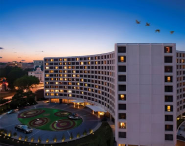 Washington Hilton von aussen. Dort wurde das Attentat auf Reagan verübt und auf Donald Trump versucht