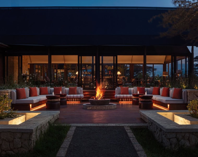 Feuerstelle im JW Marriott Mount Kenya Rhino Reserve