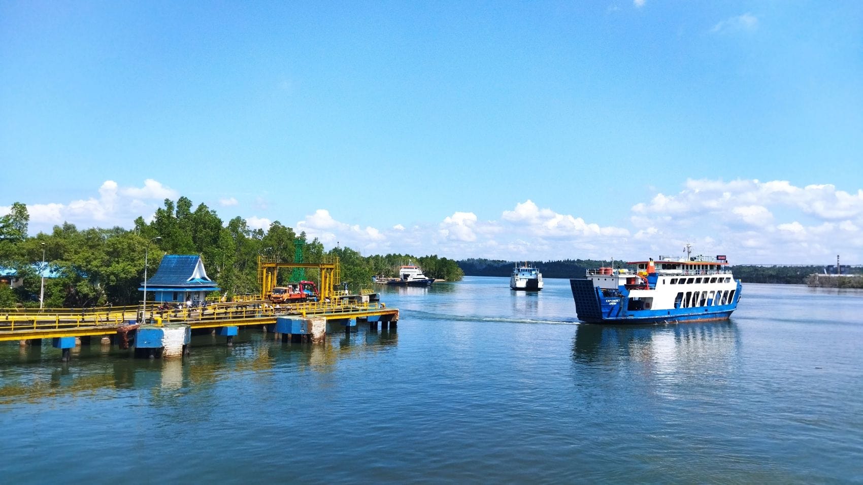 Bootsfähre in Kalimantan Timur, Indonesien