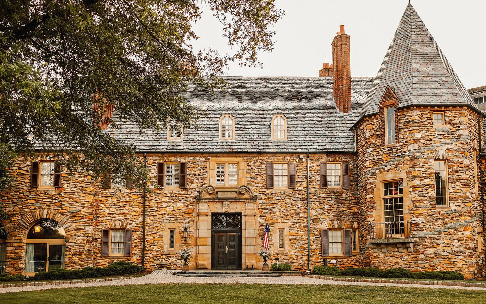 WM-Quartier der DFB-Elf in den USA: Fassade des Graylyn Estate