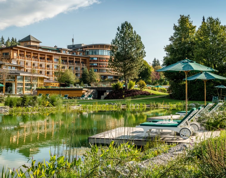 Das Sonnenalp Resort von außen.