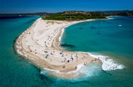 Der Possidi Beach zählt zu den schönsten Stränden Chalkidikis.