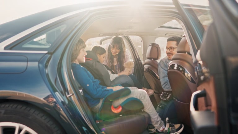 Mit Kind im Auto verreisen: Das sind die besten Kindersitze 2026