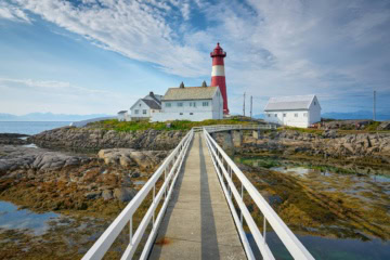 Tranøy Fyr ist ein Leuchtturm in Norwegen in dem man übernachten kann.