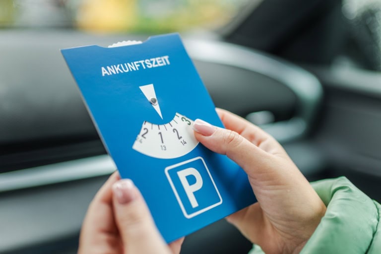Skurrile Parkregeln in Europa: So bleibt das Auto im Urlaub ohne Strafzettel