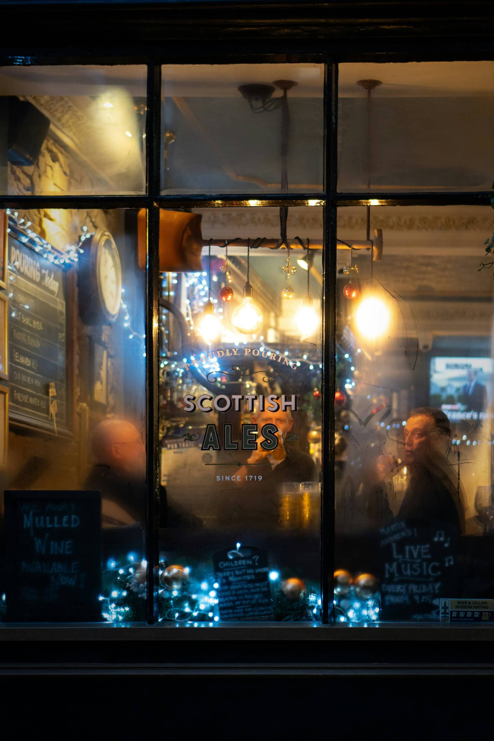 Ein Pub in Edinburgh.