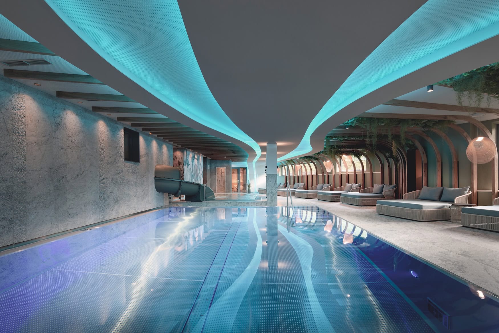 Babymoon im Tuxerhof: Infinitypool im Alpin Spa im Zillertal