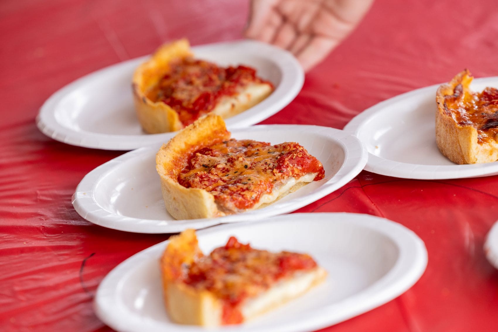 tücke einer typischen Deep Dish Pizza in Chicago
