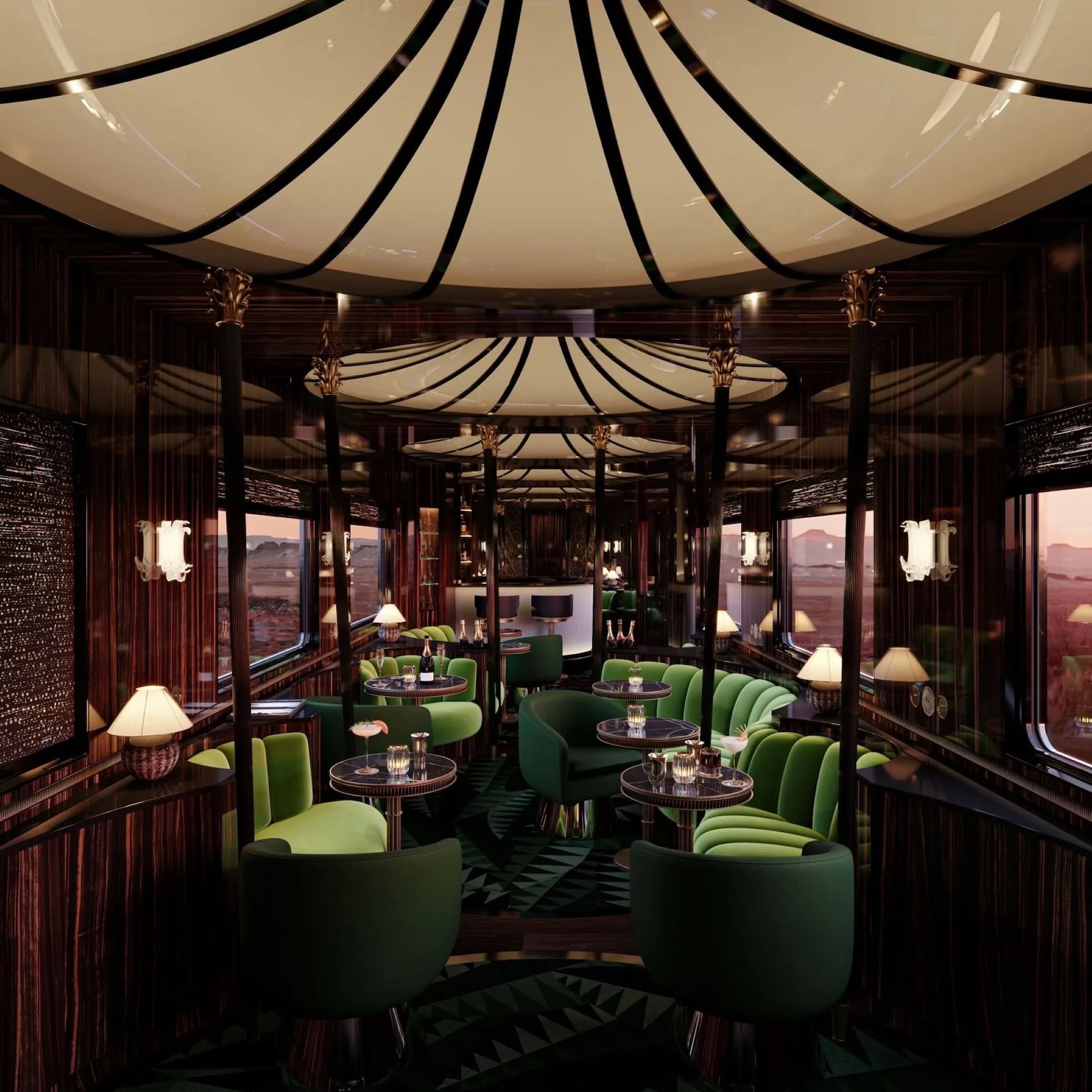 Rendering des Barwagens im L'Orient Express mit grünen Samtsesseln, geschwungenen Deckenschirmen und Palisandervertäfelung, Blick auf eine Wüstenlandschaft im Abendlicht