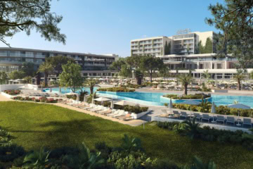 Visualisierung der Anlage des Pical Resort mit dem Schriftzug „Valamar Collection" auf dem Dach. Vor den geschwungenen Gebäuderiegeln liegen mehrere Pools, Liegenreihen und Rasenflächen zwischen Palmen und Pinien.