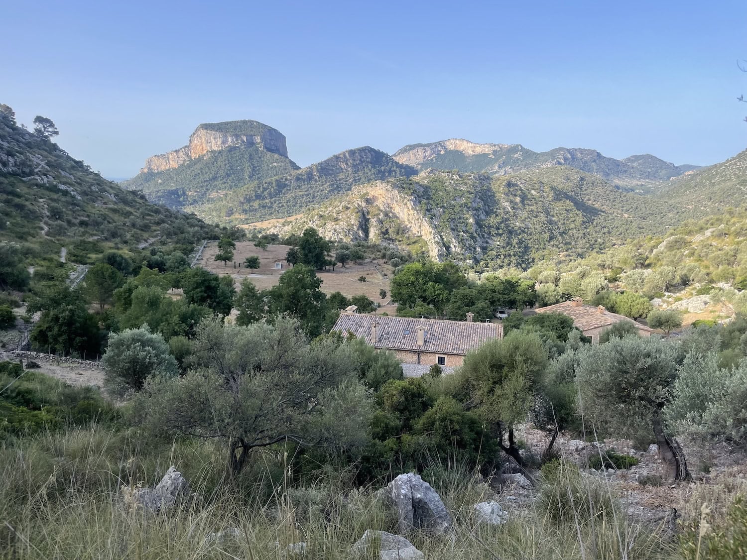 Blick auf das Refugi Tossals Verds auf dem GR221 auf Mallorca