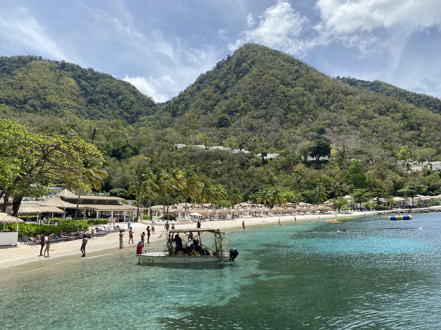Blick auf den Sugar Beach in St. Lucia