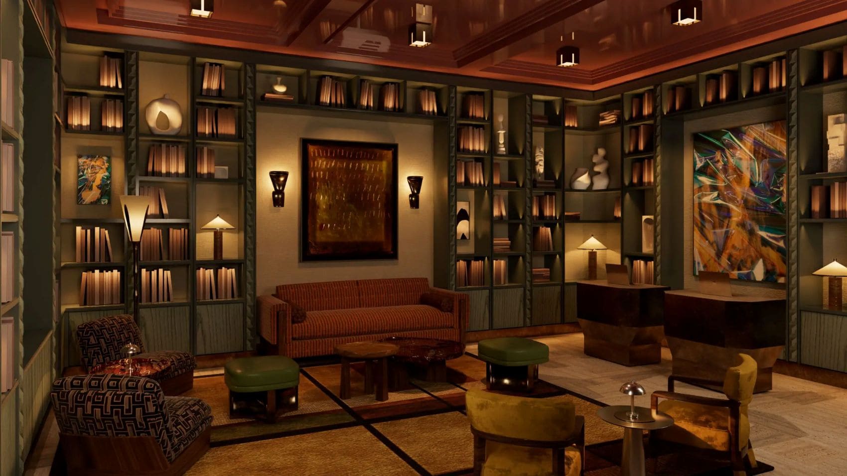 Bibliothek im Thompson Rome mit raumhohen dunkelgrünen Bücherregalen, rotbraunem Sofa, gemusterten Sesseln und modernen Kunstwerken.