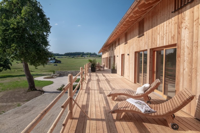 Neues Adults-Only-Hideaway im Chiemgau: Der Wolfeicherhof setzt auf Ruhe statt Programm